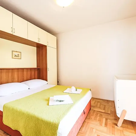 Nekic By Interhome *