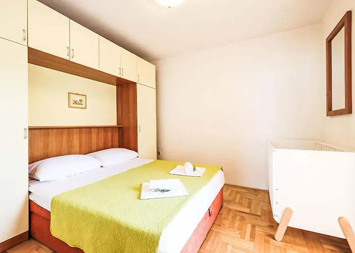 Nekic By Interhome *