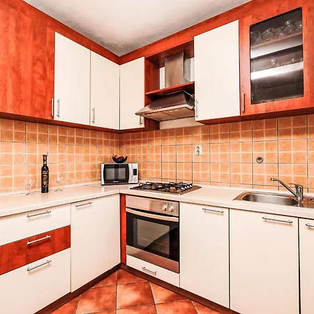 Nekic By Interhome