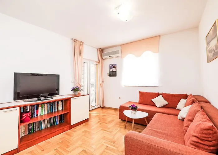 Nekic By Interhome Maslenica
