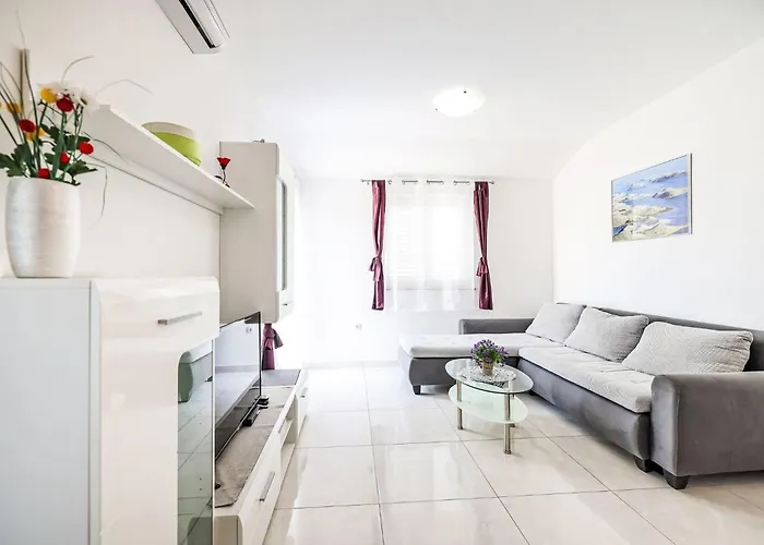 Nekic By Interhome
